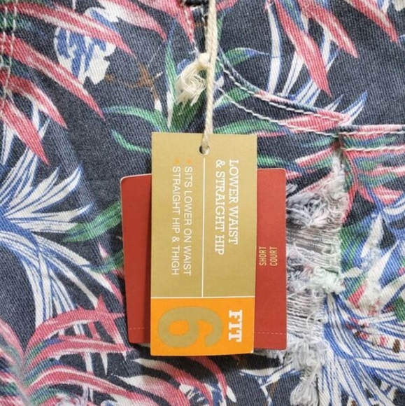 🆕 MOSSIMO  SHORTS -  NWT MULTIPLE COLOUR SHORTS - Picture 2 of 3